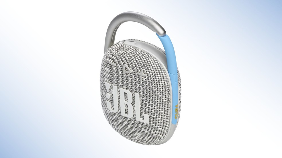 A caixinha de som JBL Clip 4 Eco é um modelo que conta com material sustentável em sua estrutura — Foto: Divulgação/JBL
