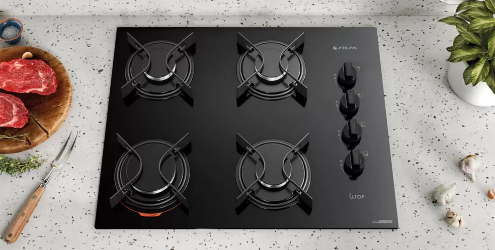 Pensando justamente em espaço, uma das melhores opções para preparar suas receitas é o cooktop — Foto: Divulgação/Atlas