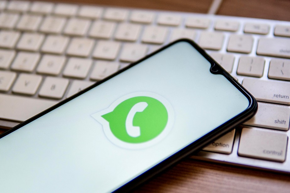 Como descobrir de quem é o número no WhatsApp?