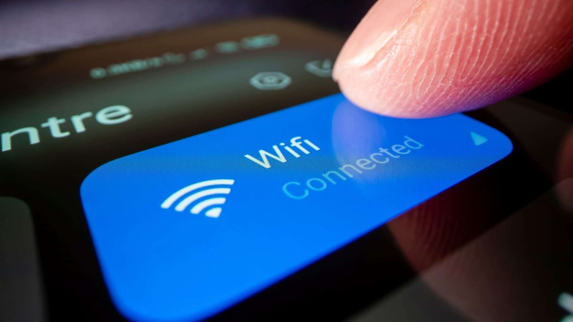 Você nunca deveria usar um Wi-fi público antes de seguir esses 5 passos