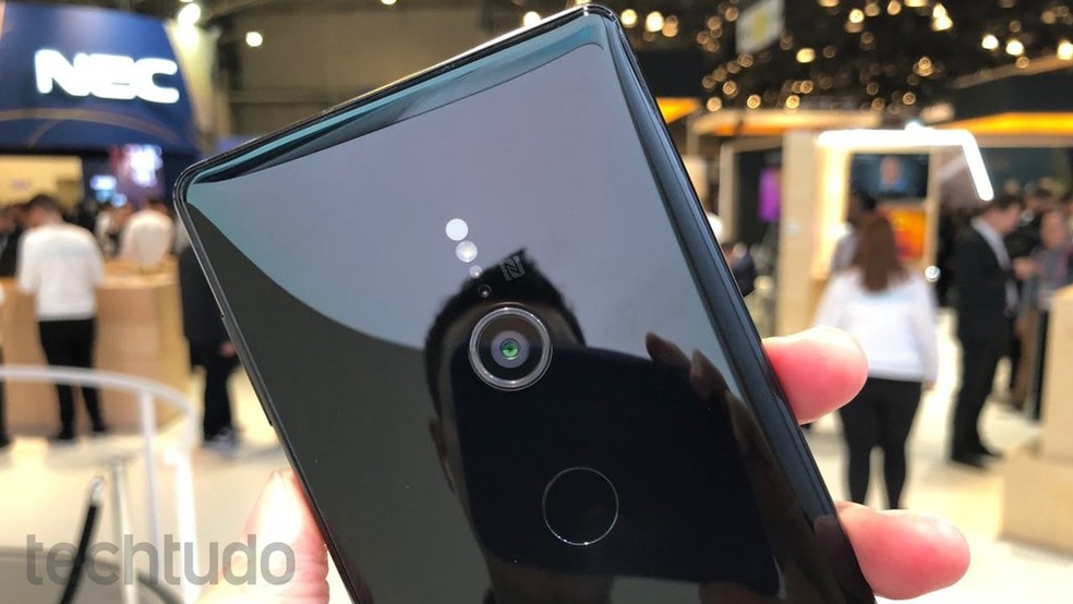 Nokia 8 e Sony Xperia XZ2: comparativo traz detalhes das