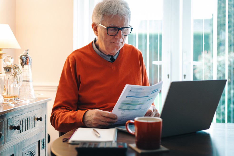 Compartilhar documentos, telefones, e-mails ou outros tipos de dados com o ChatGPT não é uma boa prática — Foto: Reprodução/Getty Images