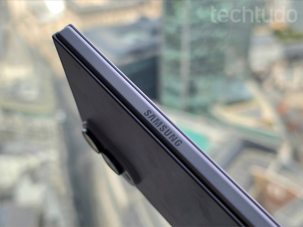 Galaxy Z Fold 8 é ultrafino — Foto: Ana Letícia Loubak/TechTudo