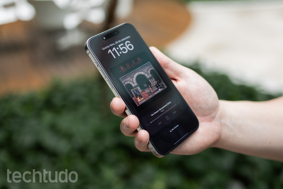 iPhone 15 Pro Max vem com iOS 17 — Foto: Mariana Saguias/TechTudo