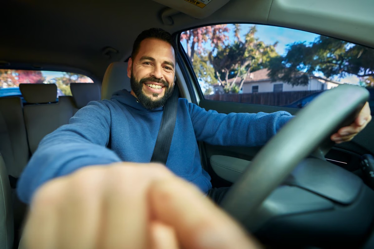 Como ser Uber? Veja regras atualizadas para trabalhar no app em 2026