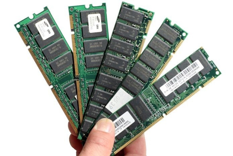 Se possível, teste outros módulos de memória RAM em seu computador  — Foto: Reprodução/TechTudo