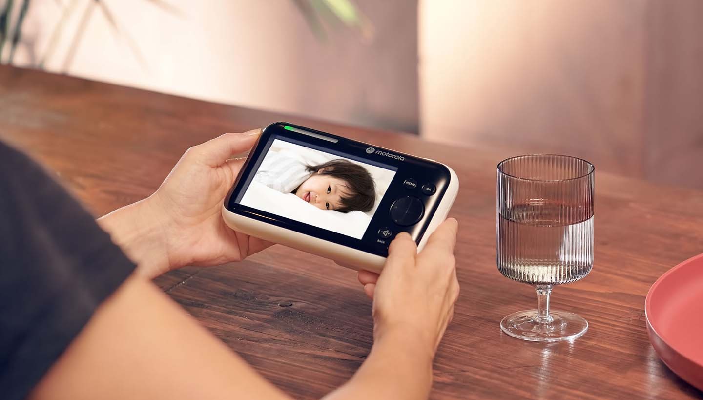 5 babás eletrônicas da Motorola para deixar sua rotina mais prática