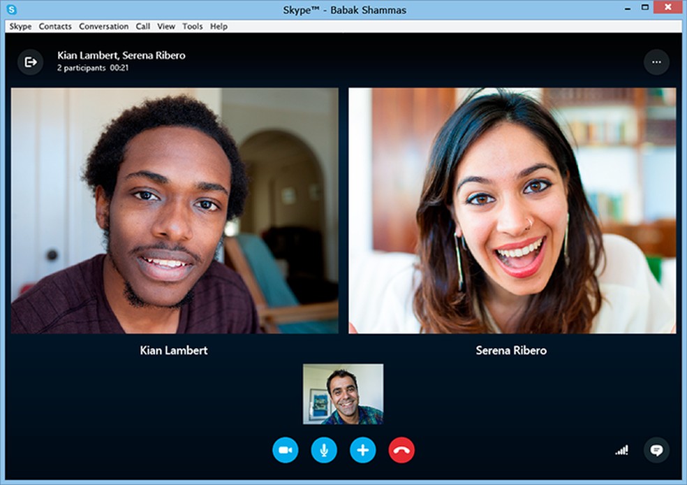 Skype para PC mostra chat e chamadas lado a lado com emoticon gigante