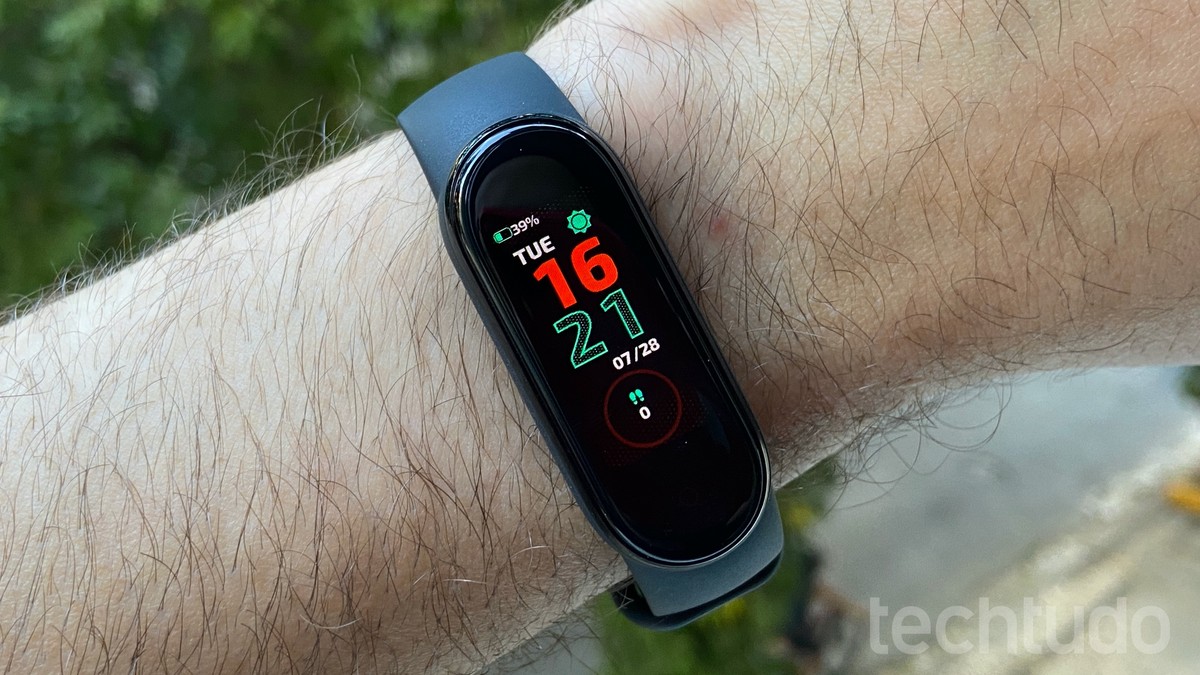 Xiaomi Mi Band 5 ainda vale a pena? Veja prós e contras da pulseira