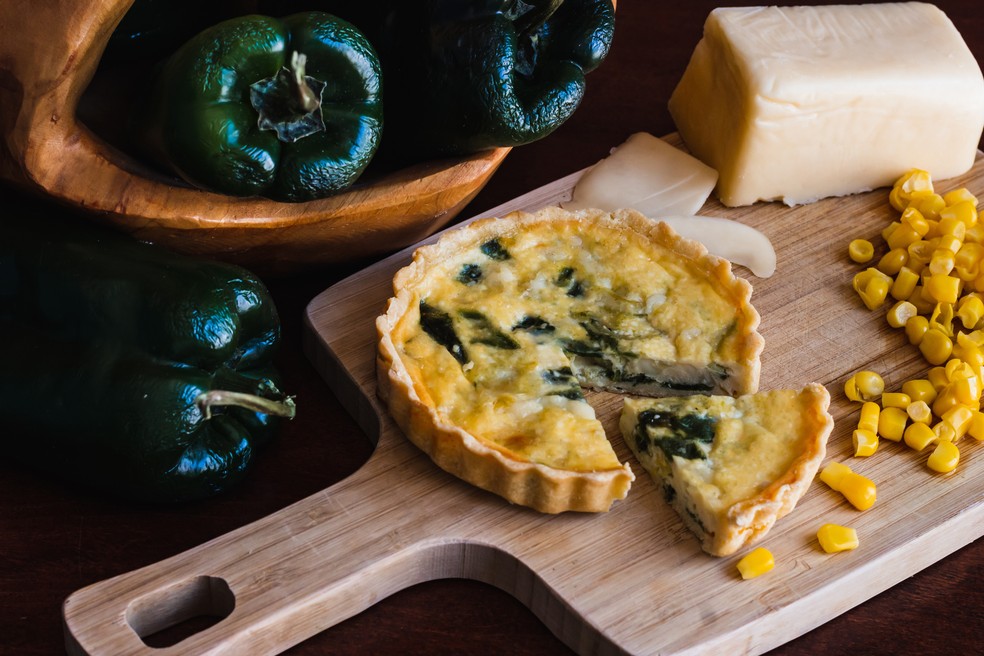 A torta salgada está entre as receitas de Natal que podem ser preparadas na air fryer — Foto: Reprodução/Freepik