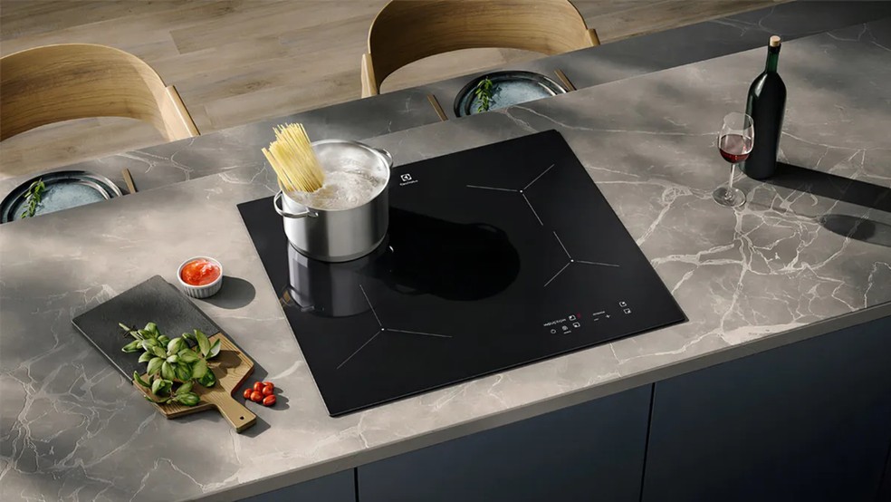 Quer comprar um cooktop com 4 bocas? Nós selecionamos 5 modelos para você decidir — Foto: Divulgação/Electrolux
