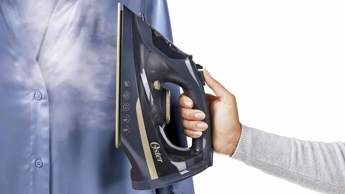 Ferro de passar Oster é bom? Conheça 5 modelos da marca