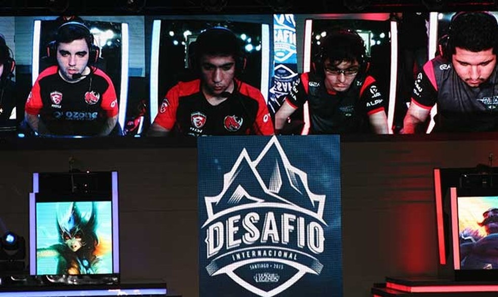 IWCQ': Do lado vermelho, russos vencem mexicanos e chegam ao Mundial de  League of Legends - ESPN