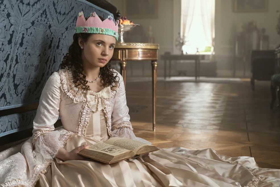 Bridgerton: Conheça a jovem rainha Charlotte do spin-off da Netflix