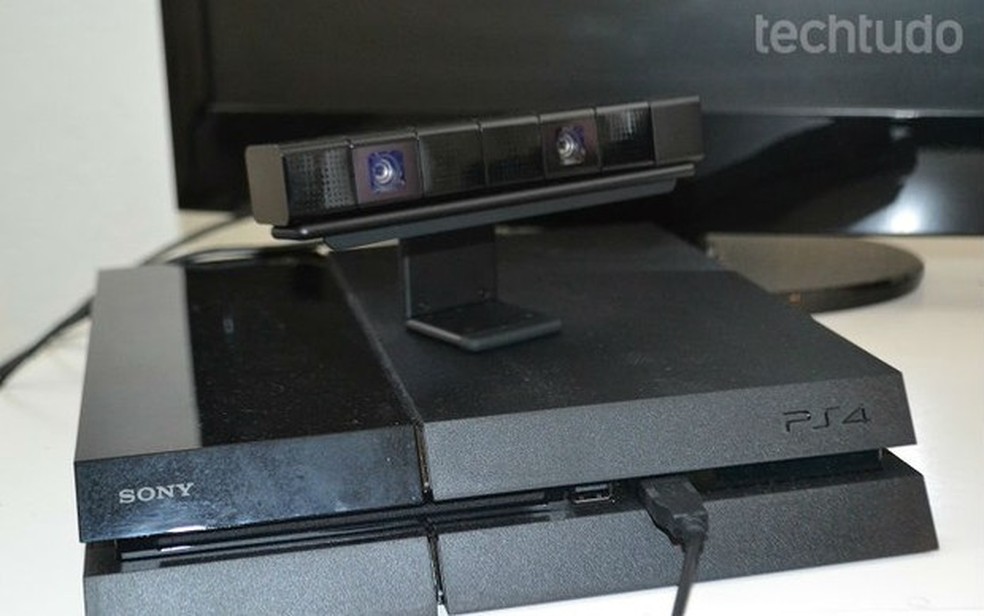 PlayStation Camera PS4 SEMINOVA - Turok Games - Só aqui tem gamers de  verdade!