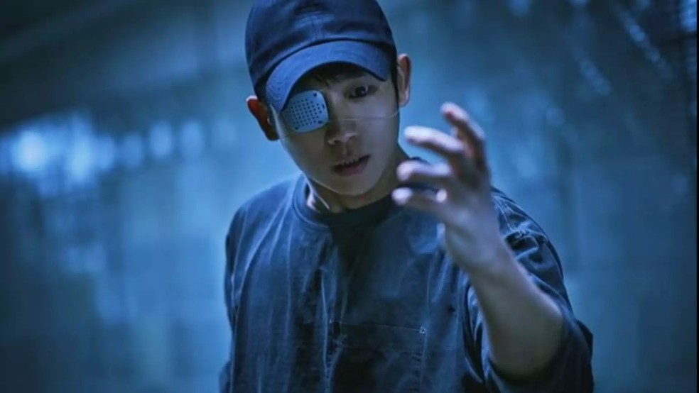 Interligados é um drama com direção assinada pelo cineasta Takashi Miike — Foto: Divulgação/Disney+