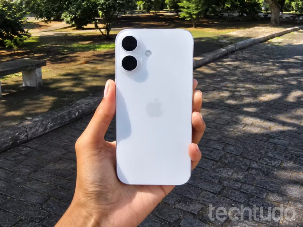 O iPhone 17 oferece diversas das últimas tecnologias da Apple, como os recursos da inteligência artificial Apple Intelligence — Foto: Brenda Santos/TechTudo