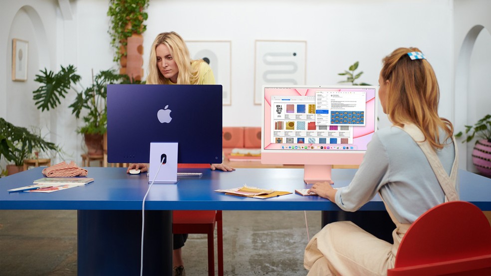 iMac de 24 polegadas atual apresenta versões com diversas cores — Foto: Divulgação/Apple