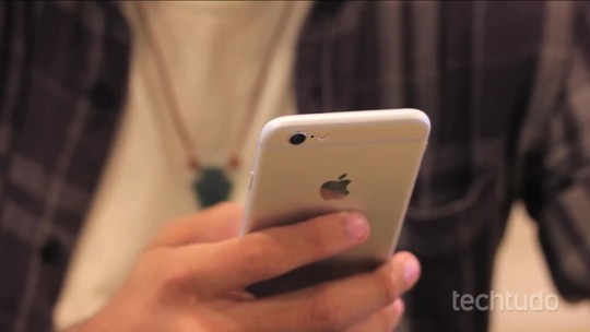 Apple é processada (mais uma vez) por deixar iPhones obsoletos