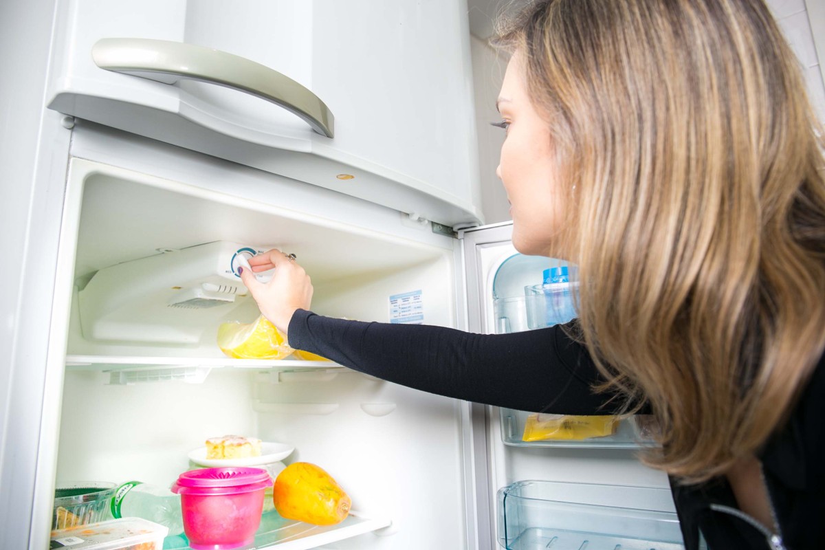 Geladeira não gela: veja motivos e como resolver em diferentes modelos 
