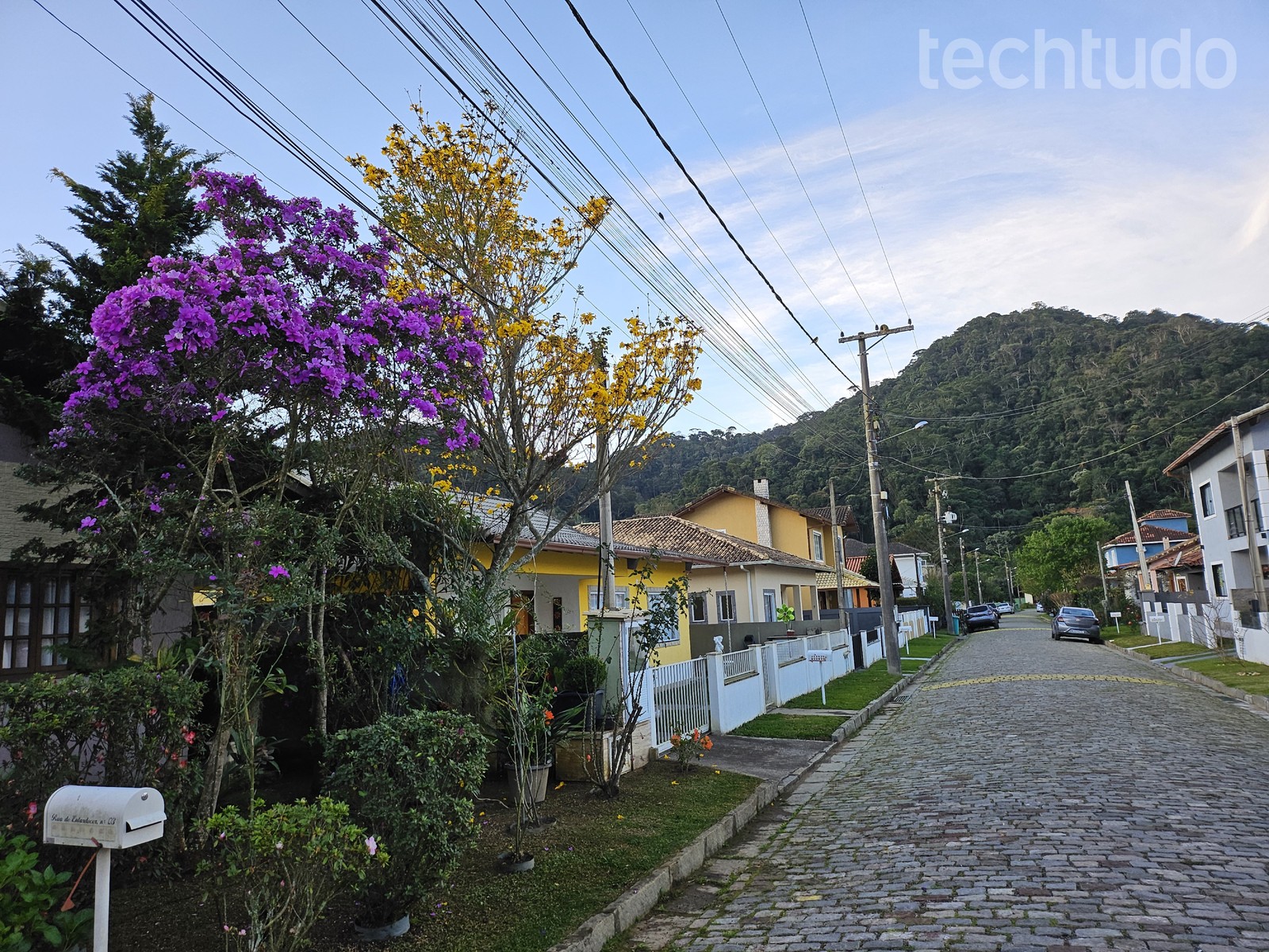 Foto de rua tirada com Galaxy Z Flip 5 — Foto: Ana Letícia Loubak/TechTudo