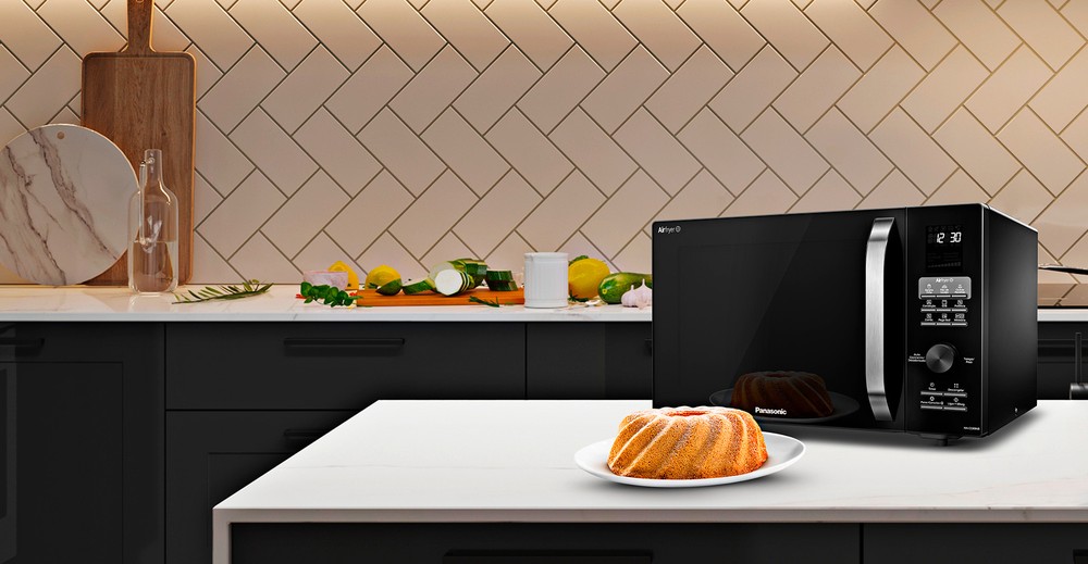 Micro-ondas Panasonic 4 em 1 é bom? Conheça modelo e veja se vale comprar