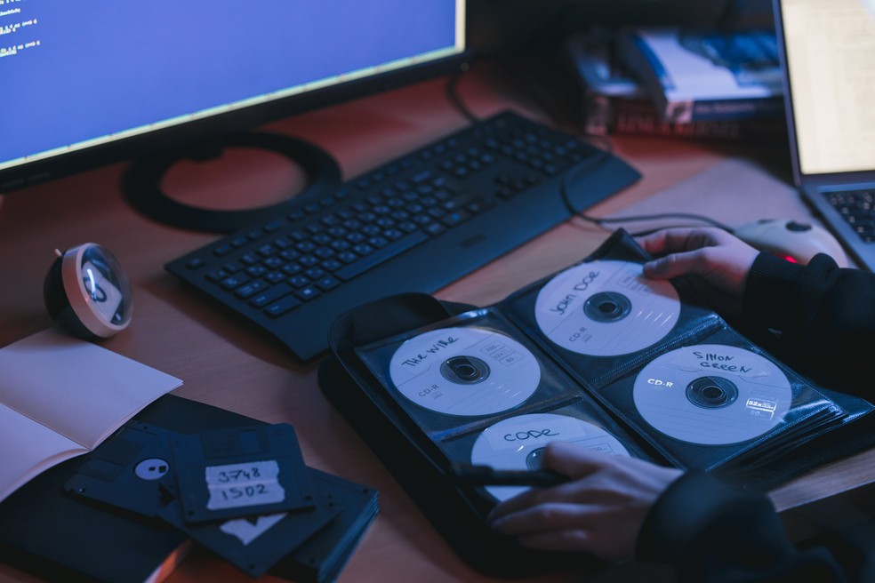 CDs e DVDs são mídias que demandam cuidados especiais na limpeza para evitar a perda dos dados — Foto: Divulgação/Pexels