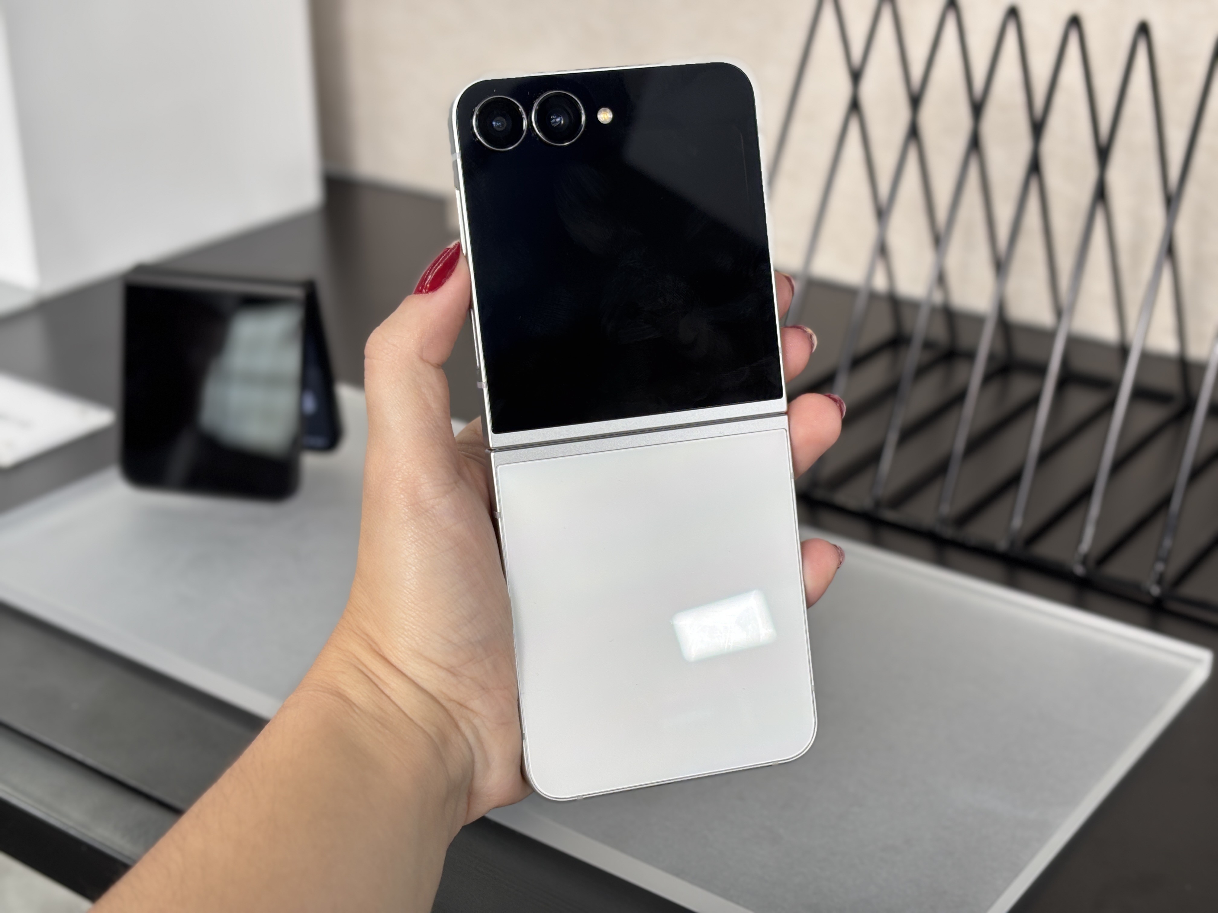 O preço despencou: 5 celulares topo de linha para comprar em 2026