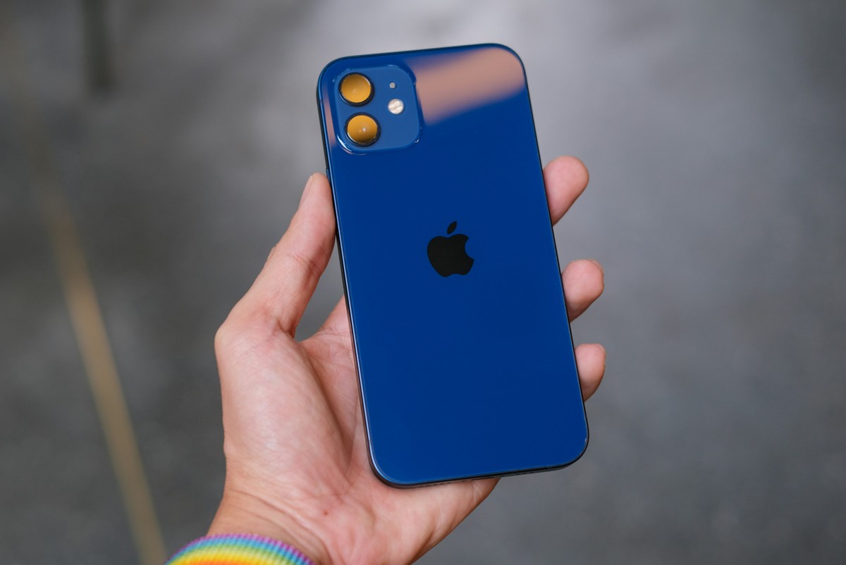 iPhone 12 vale a pena em 2025? Veja prós e contras do celular de 2020