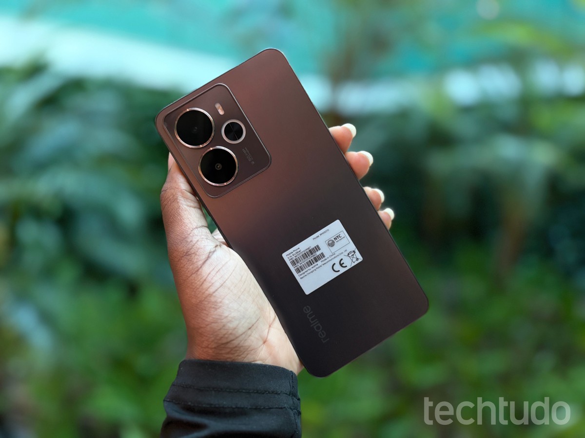 Cansou do seu celular básico? Veja 6 opções até R$ 2.500 que valem o upgrade