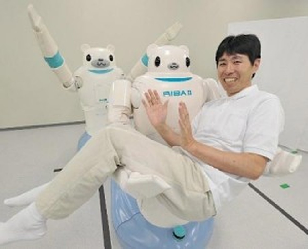Robô japonês cuida de pacientes como um enfermeiro