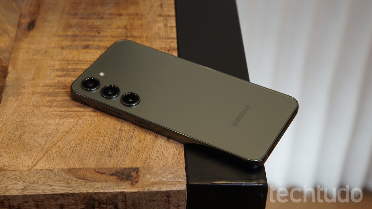Smartphone Samsung Galaxy S23 5G 256GB 6.1 Creme e Snapdragon Câmera  Tripla Traseira
