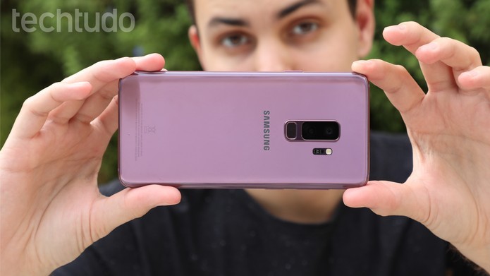Ainda em 2019, outro modelo super-resistente foi o Galaxy S9 Plus, da Samsung. O celular chegou a se destacar em testes  de queda e impacto de sites especializados. – Foto: Luciana Maline/TechTudo
