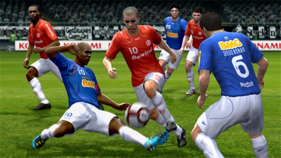 José Ilan testa FIFA 11 e Pro Evolution Soccer 2011
