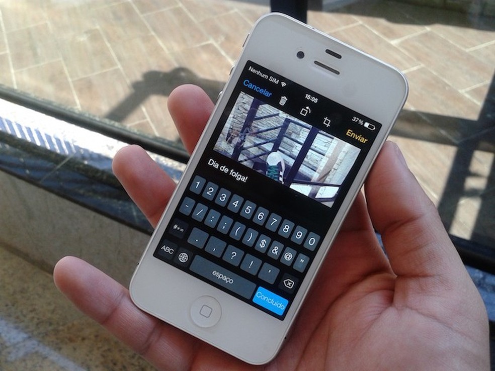 Como inserir legendas em fotos e vídeos enviados pelo WhatsApp do iOS? (Foto: Marvin Costa/TechTudo) — Foto: TechTudo