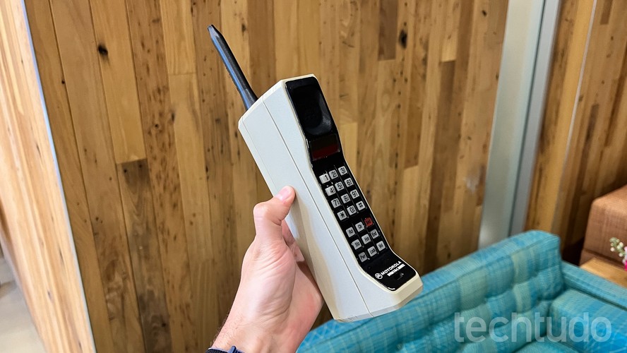 Veja qual foi o primeiro celular do mundo (e do Brasil)