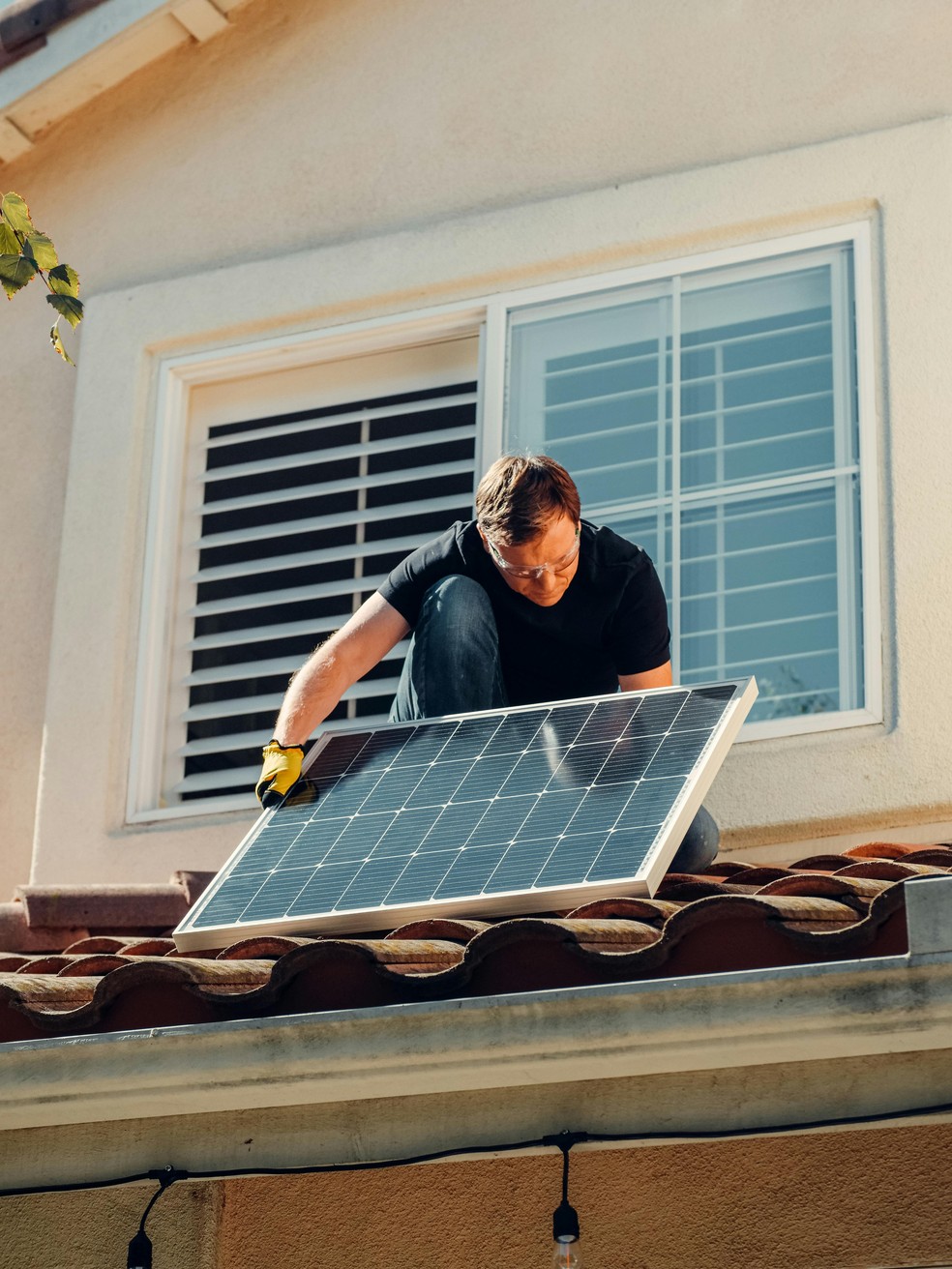 Energia solar é um investimento de médio a longo prazo, mas promete trazer ótimos resultados — Foto: Reprodução/Pexels (Kindel Media)