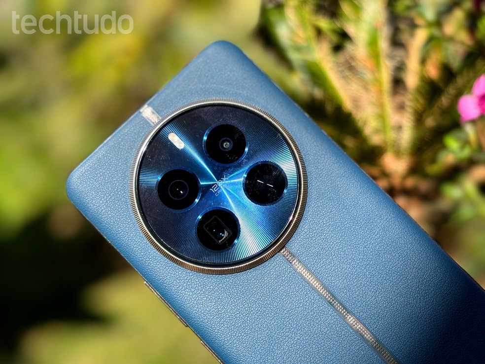 Câmeras do Realme 12 Pro+ em foco — Foto: Ana Letícia Loubak/TechTudo