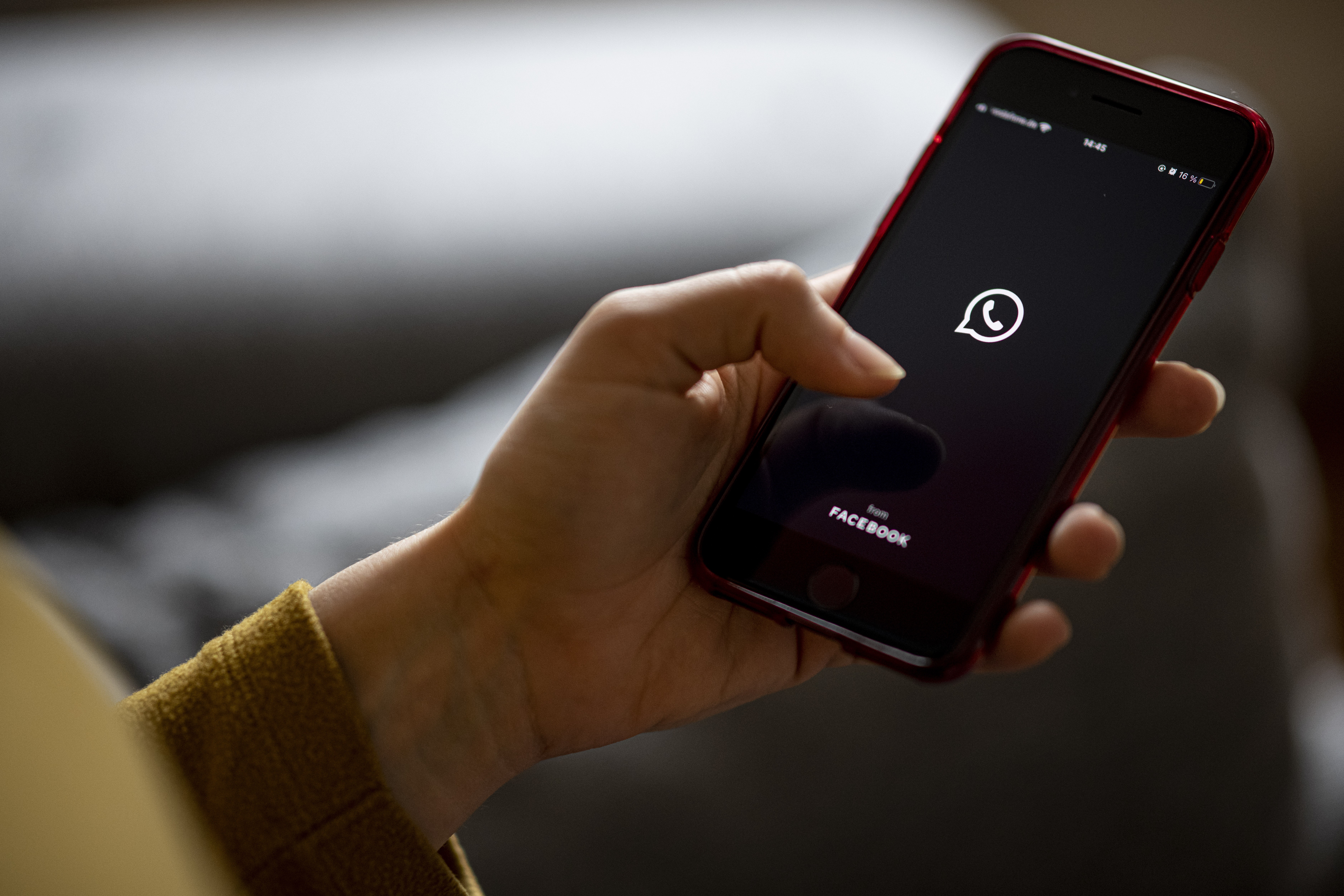 Como ativar o modo noturno (escuro) no WhatsApp — Android e iPhone
