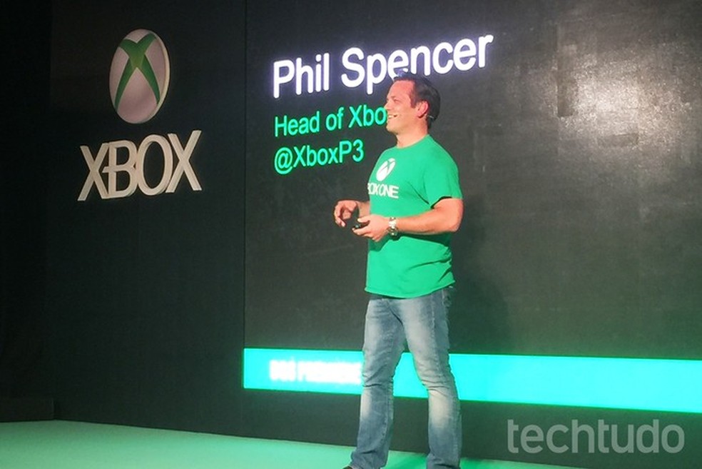 Phil Spencer lamenta alta do Xbox no país e tenta manter preço dos jogos