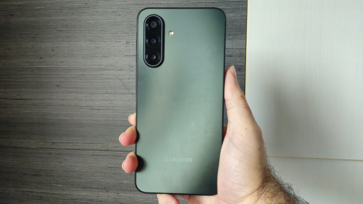 Galaxy A16 e A17 com One UI 8.5 estável; Samsung libera atualização
