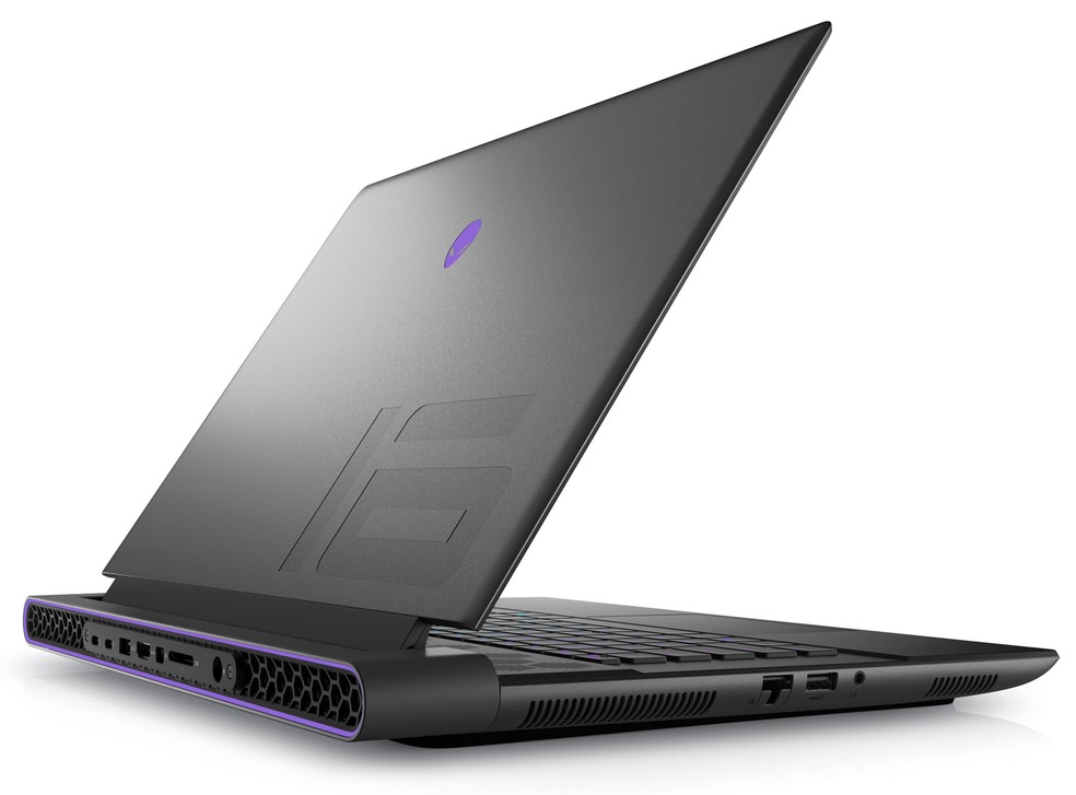 A maior parte das conexões do Alienware m16 estão atrás — Foto: Divulgação/Dell