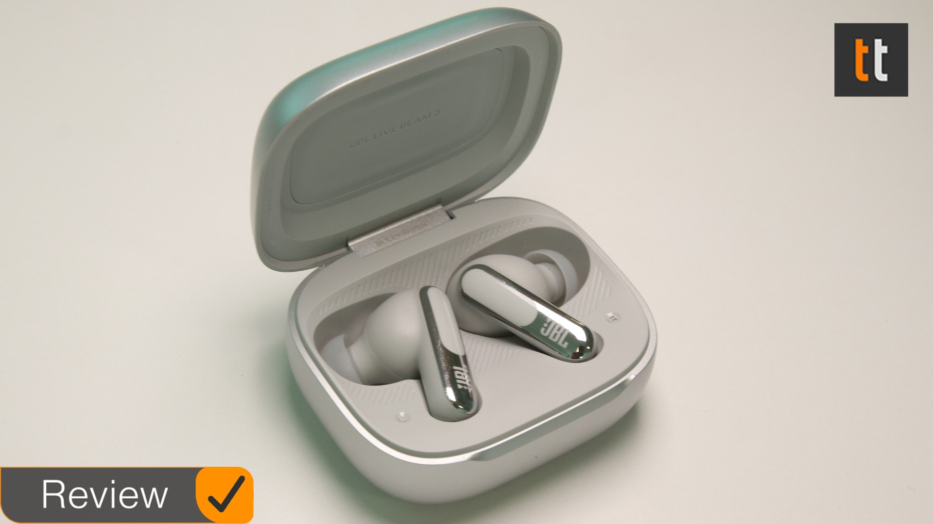 JBL Live Beam 3 tem alta qualidade sonora e bateria que impressiona; review