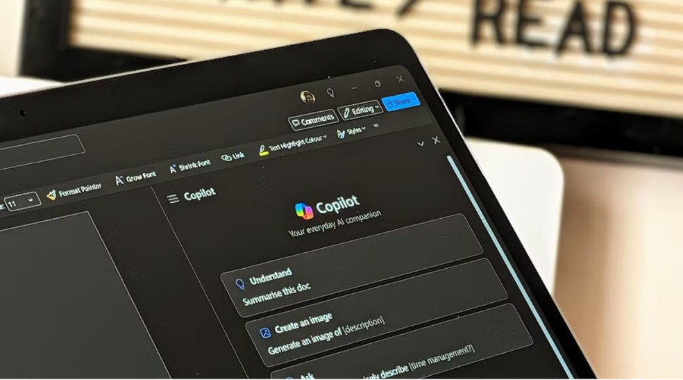 Como remover aplicativos nativos do notebook? — Foto: Abhishek Baxi / MakeUseOf
