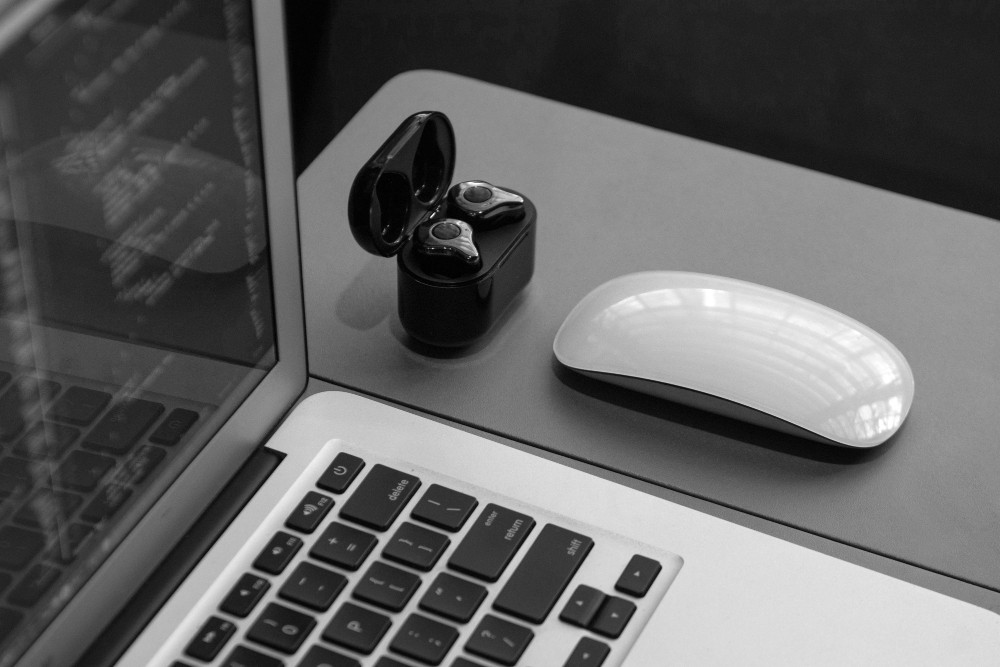 Mouse travando quando mexe rápido? Saiba as melhores formas de resolver