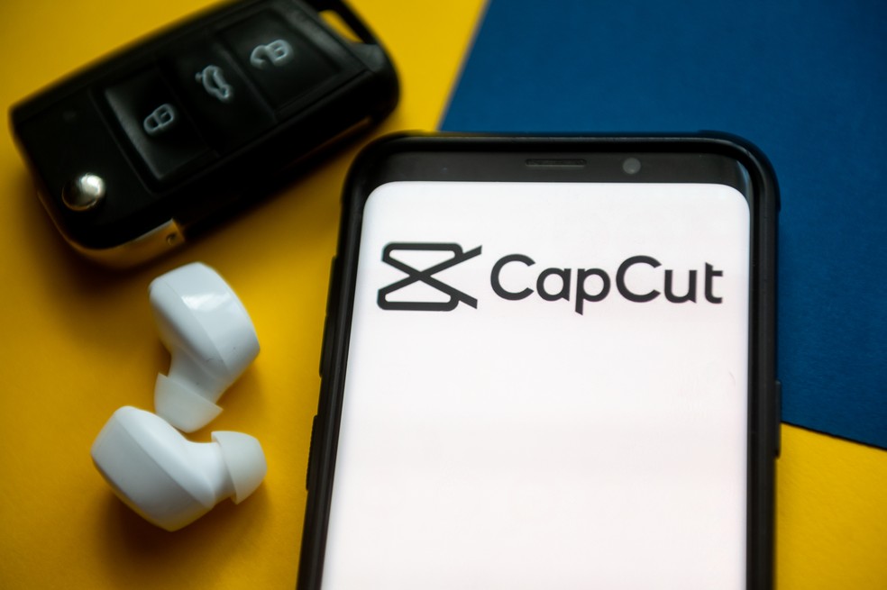 CapCut_como jogar beta ea fc mobile