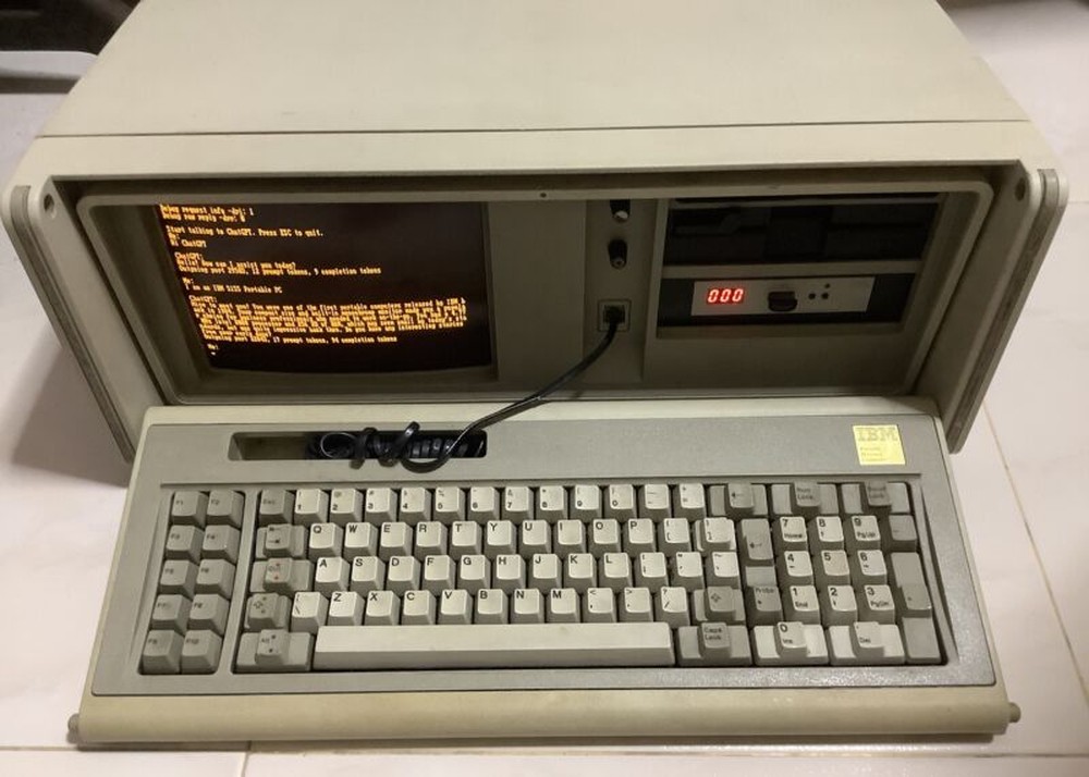 Até um computador IBM de 1984 está rodando o ChatGPT
