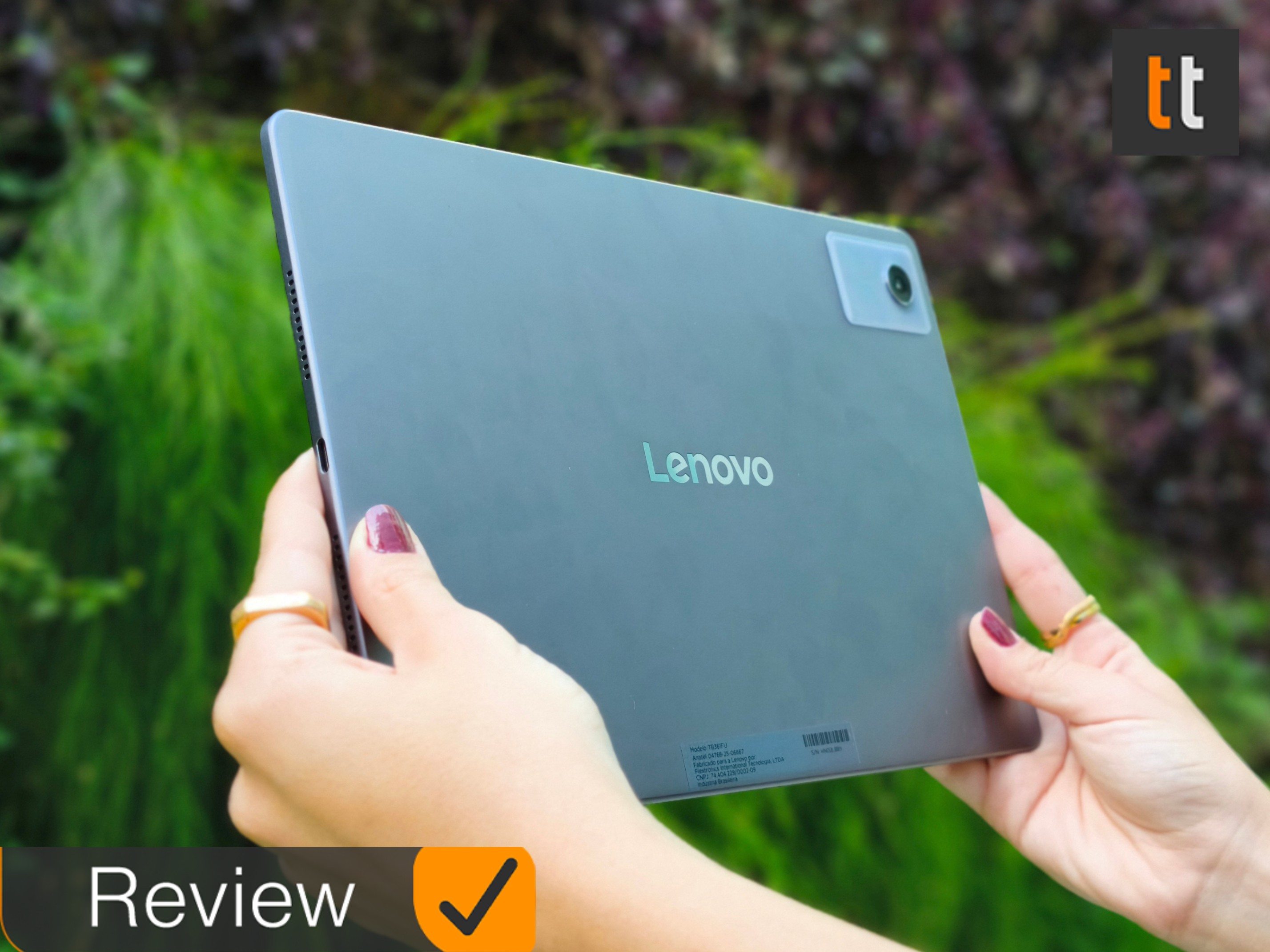 Lenovo Idea Tab Plus: tablet agrada com design fino e bateria grande