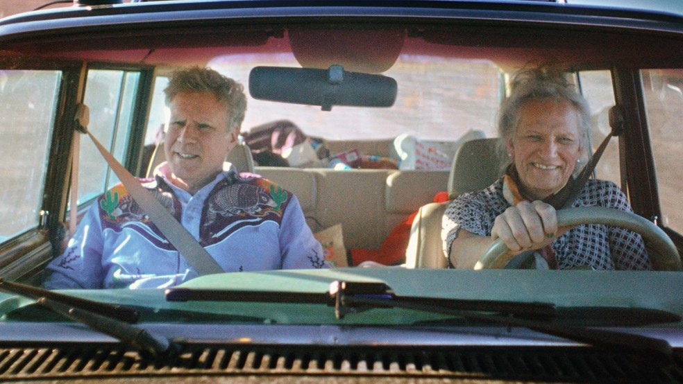 O ator e comediante Will Ferrell e sua amiga trans Harper Steele partem numa viagem de celebração da amizade e redescoberta — Foto: Reprodução/The Movie Database
