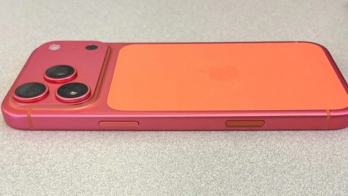 iPhone 17 Pro laranja está mudando de cor, segundo usuários; entenda